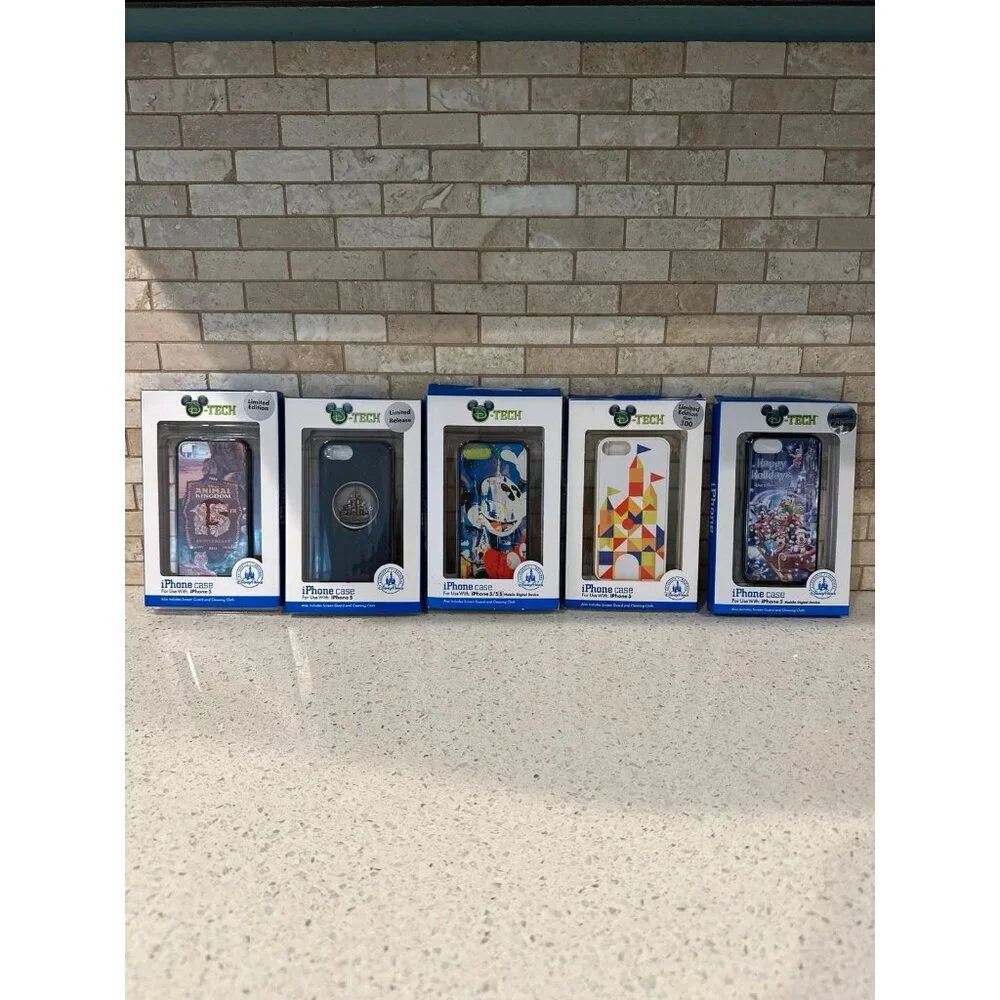 iPhone 5 / 5s phone case bundle‎